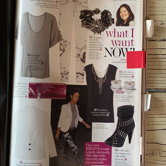 Lucky Magazine | Carrie Underwood | December 2009 - Picture 3 of 5